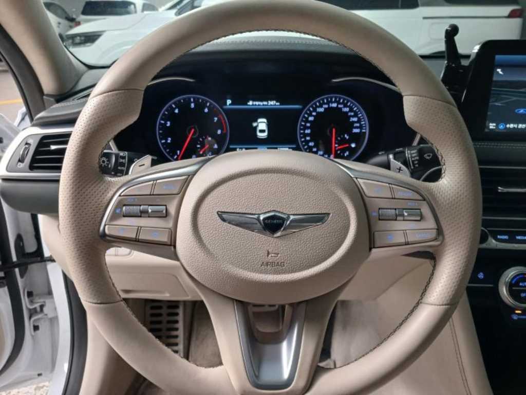 Genesis G70 - Vista 11