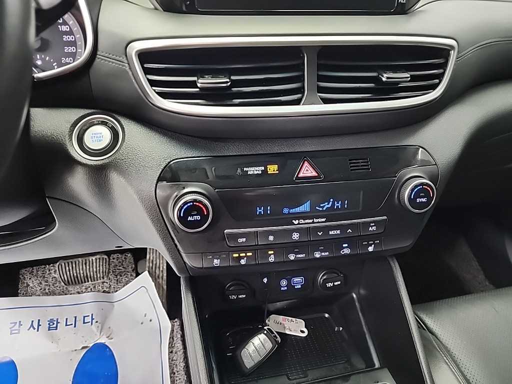 HYUNDAI Tucson - Vista 10