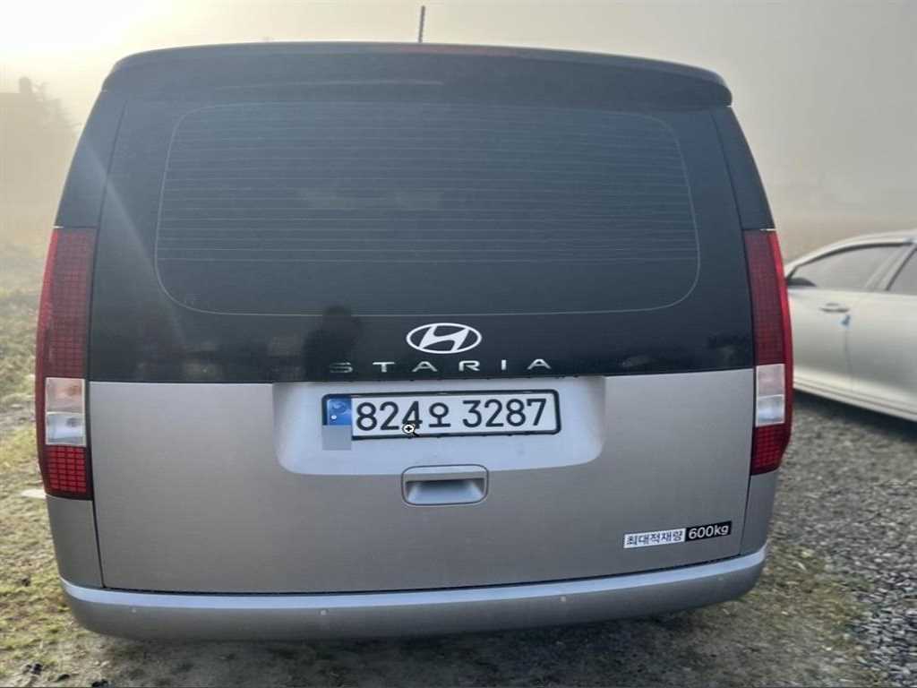 HYUNDAI Staria - Vista 4