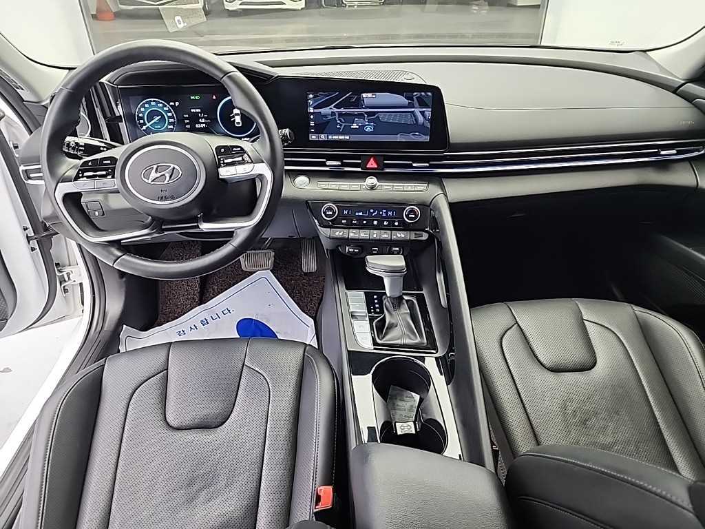 HYUNDAI Avante - Vista 7