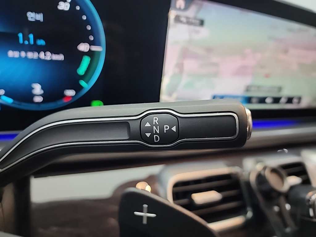 Mercedes Benz GLE Class - Vista 8