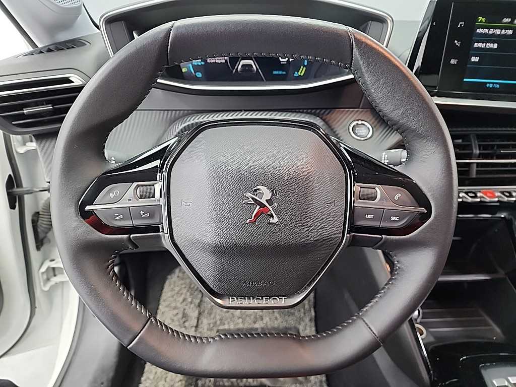 Peugeot 208 - Vista 9