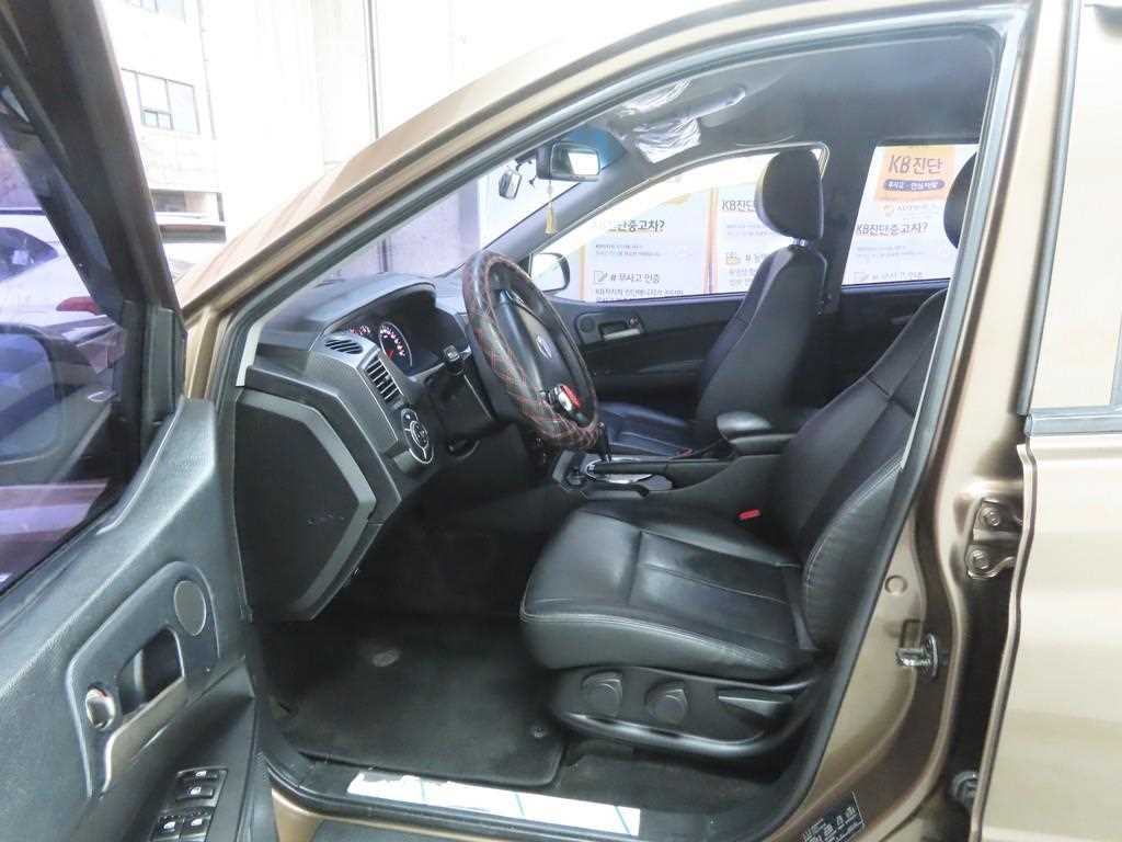 Ssangyong Korando - Vista 5