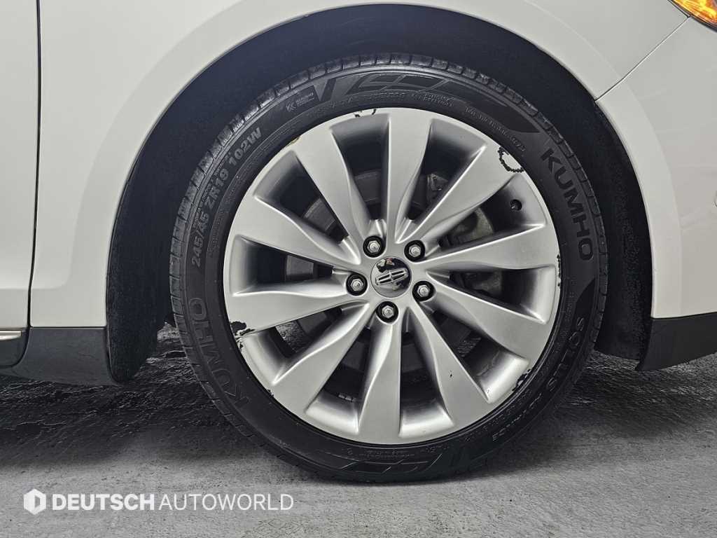 Lincoln MKS - Vista 5