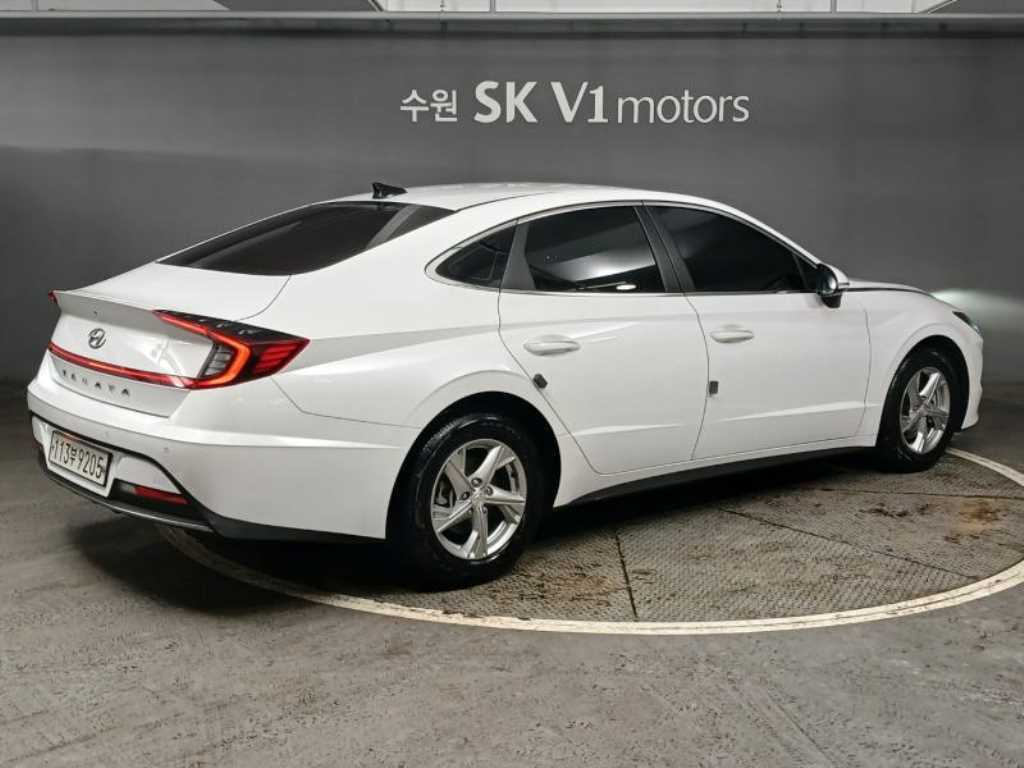 HYUNDAI Sonata - Vista 4