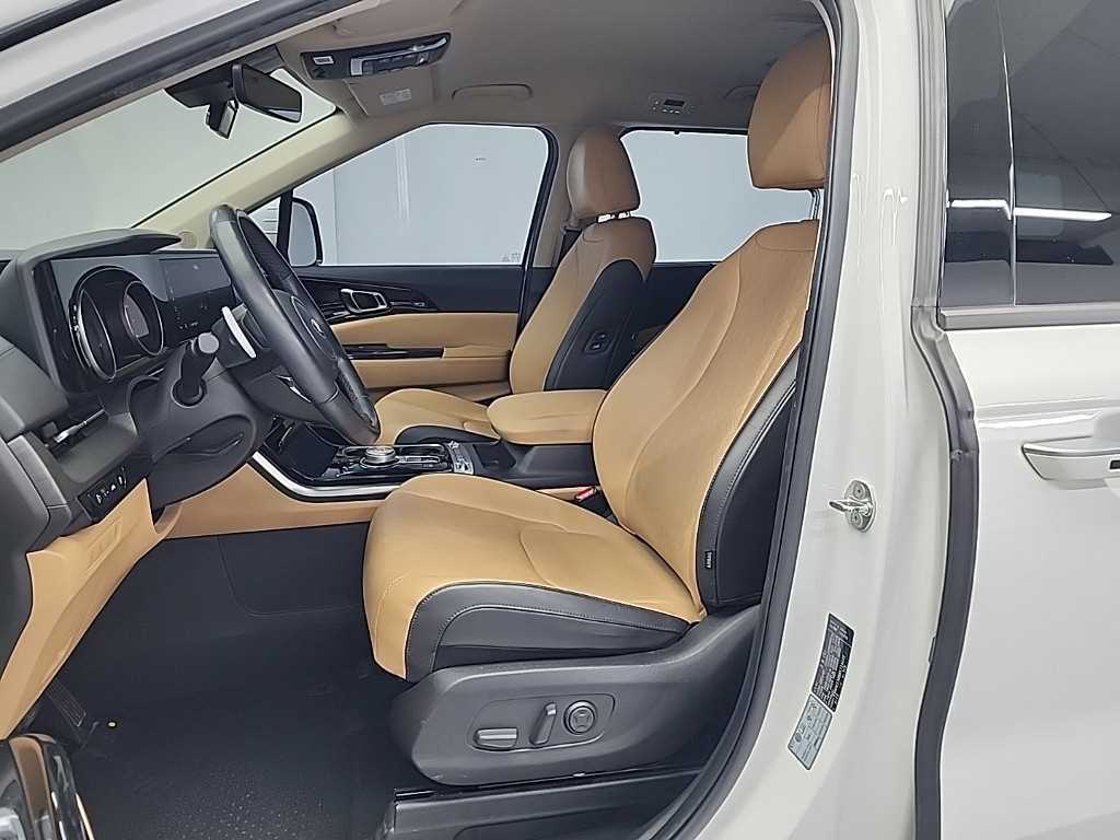 KIA Carnival - Vista 11