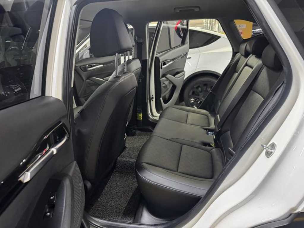 KIA Seltos - Vista 8