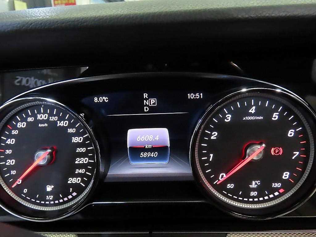 Mercedes Benz E class - Vista 9