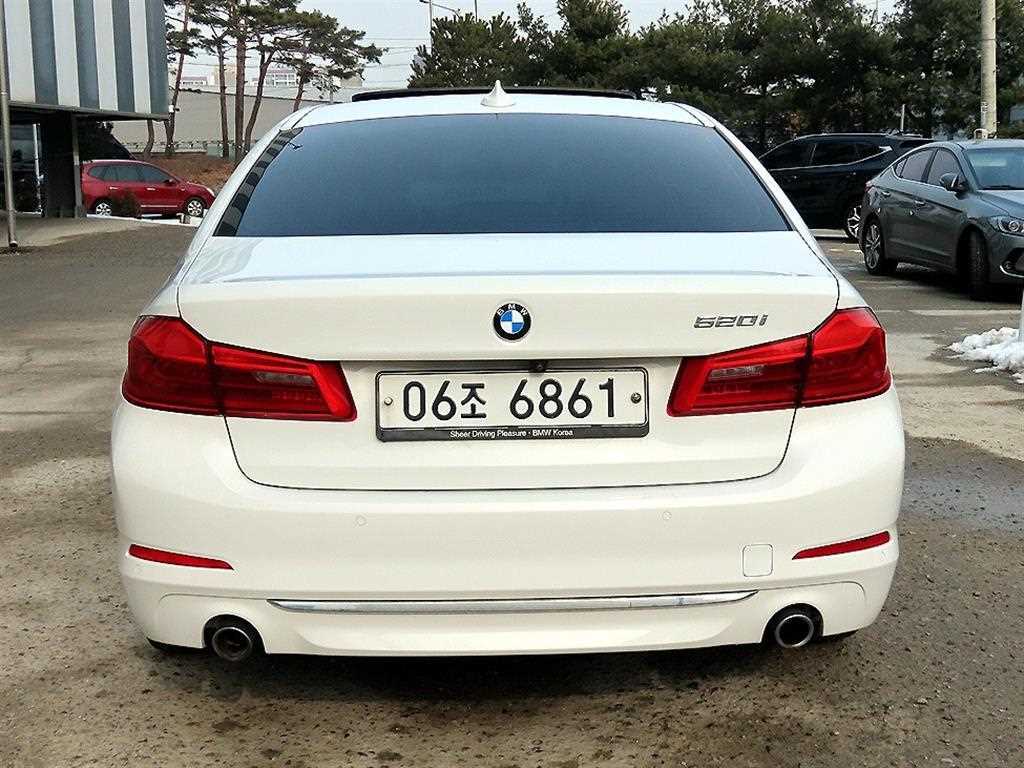BMW 5 Series - Vista 4