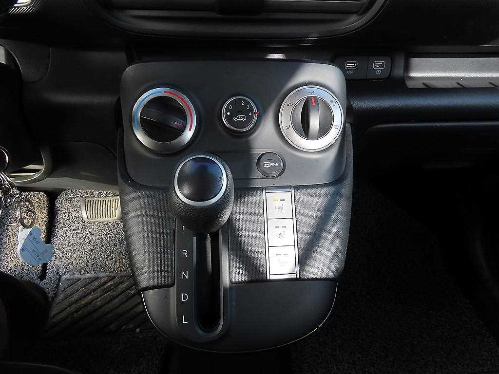 HYUNDAI Casper - Vista 10