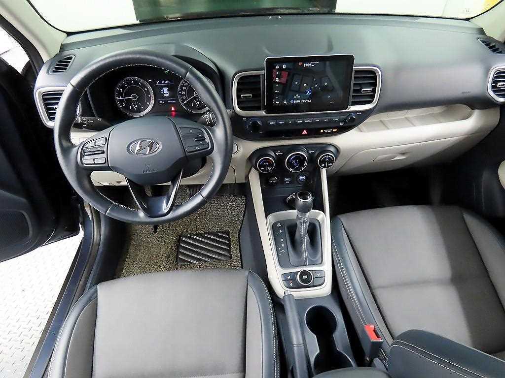 HYUNDAI Venue - Vista 7