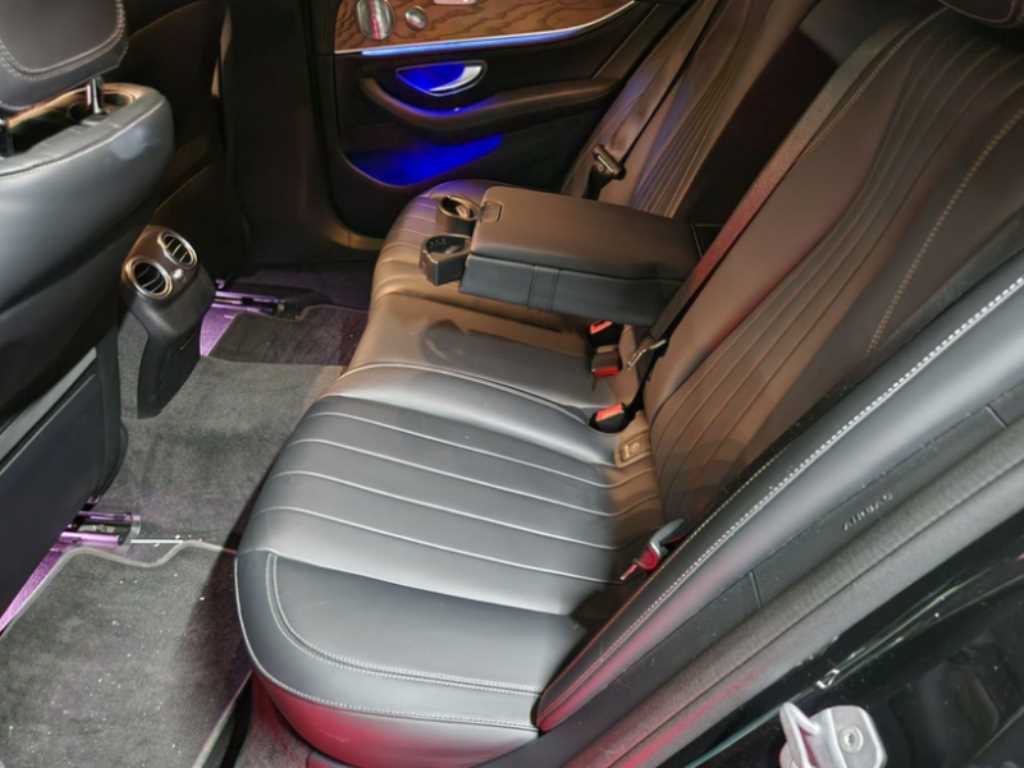 Mercedes Benz E class - Vista 8