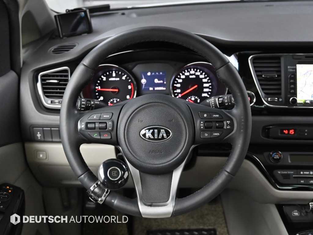 KIA Carnival 2016 Blanco - Importación desde Corea - HF Imports Iquique - Foto 13