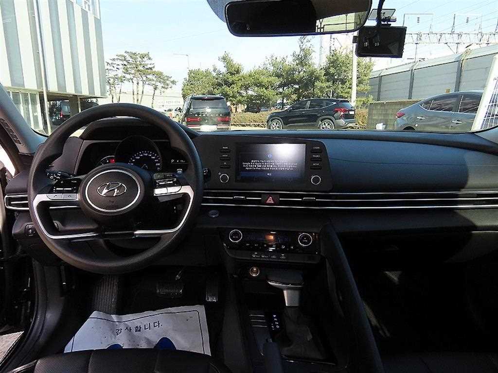 HYUNDAI Avante - Vista 7