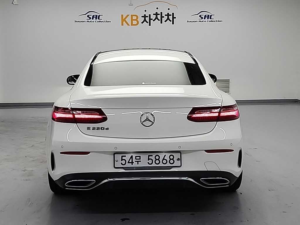 Mercedes Benz E class - Vista 3