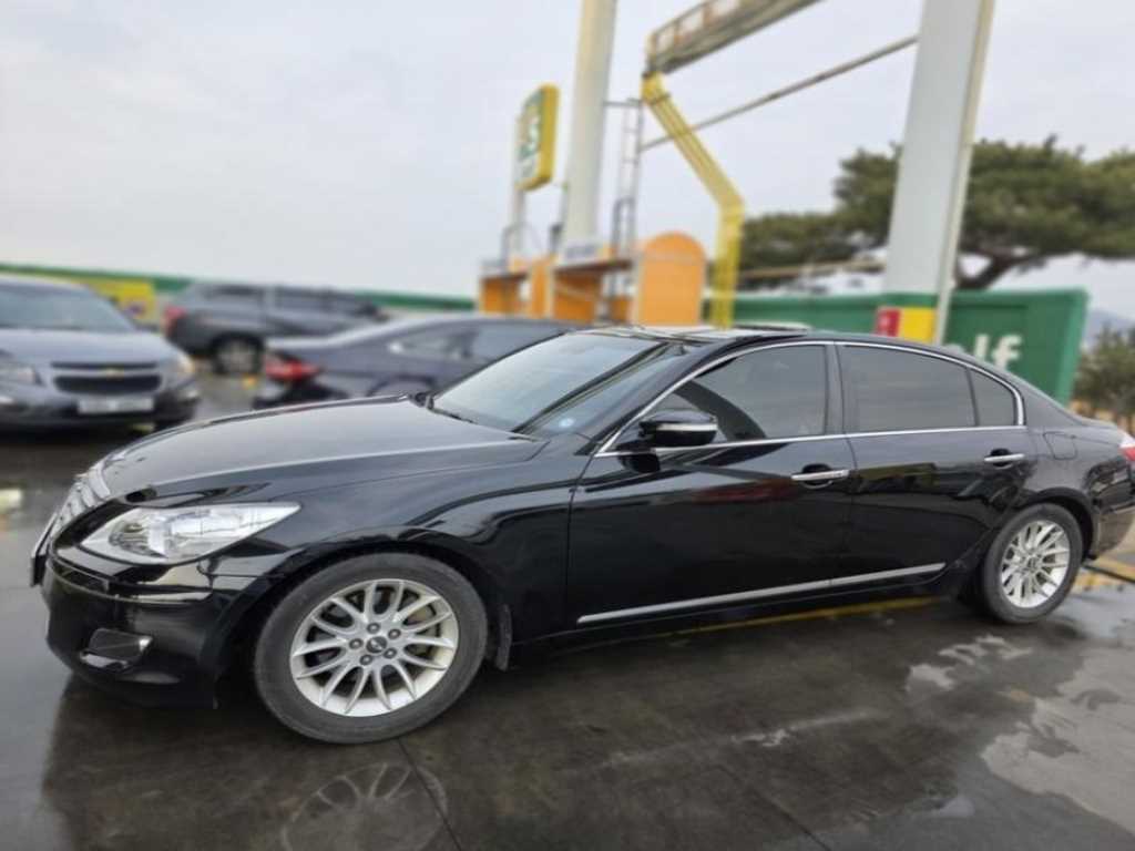 HYUNDAI Genesis - Vista 2