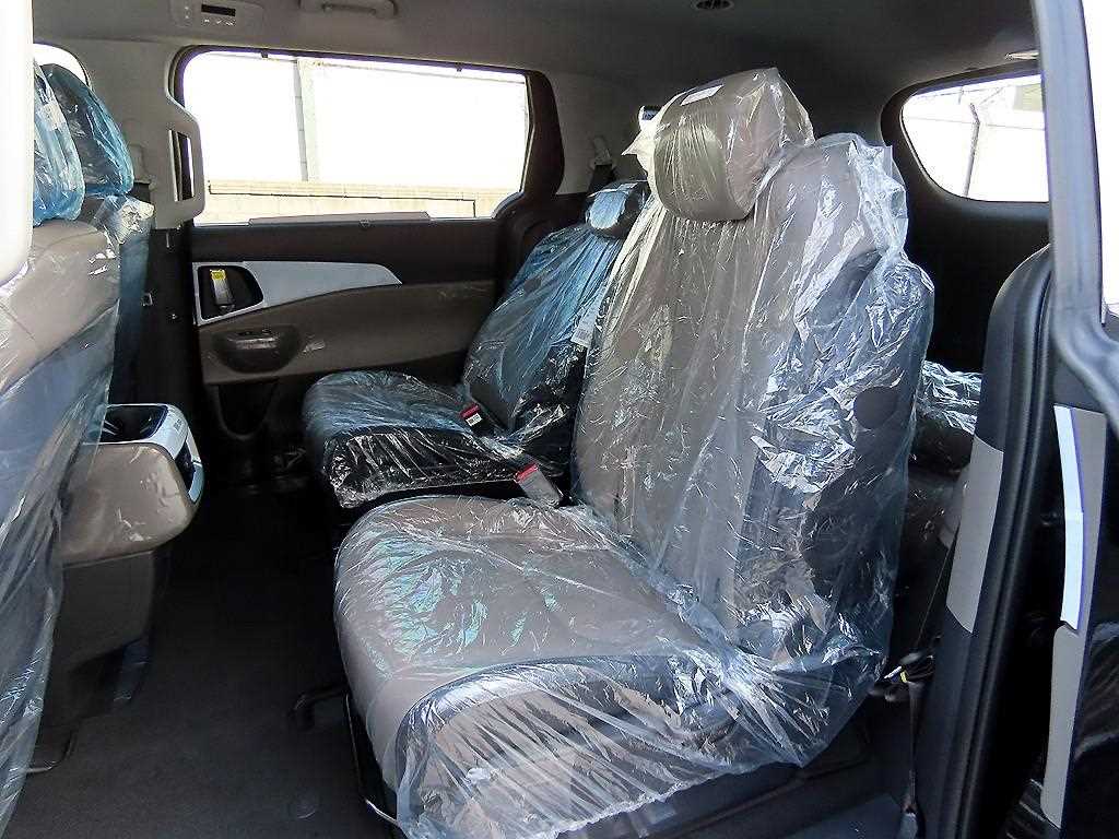 KIA Carnival - Vista 6