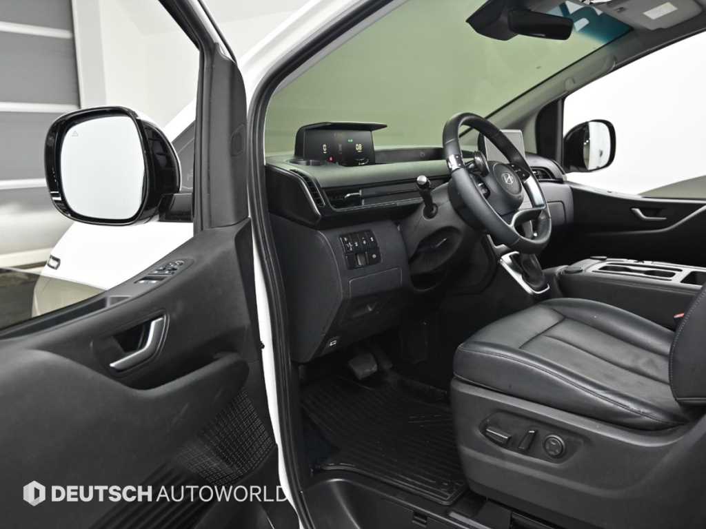 HYUNDAI Staria - Vista 11