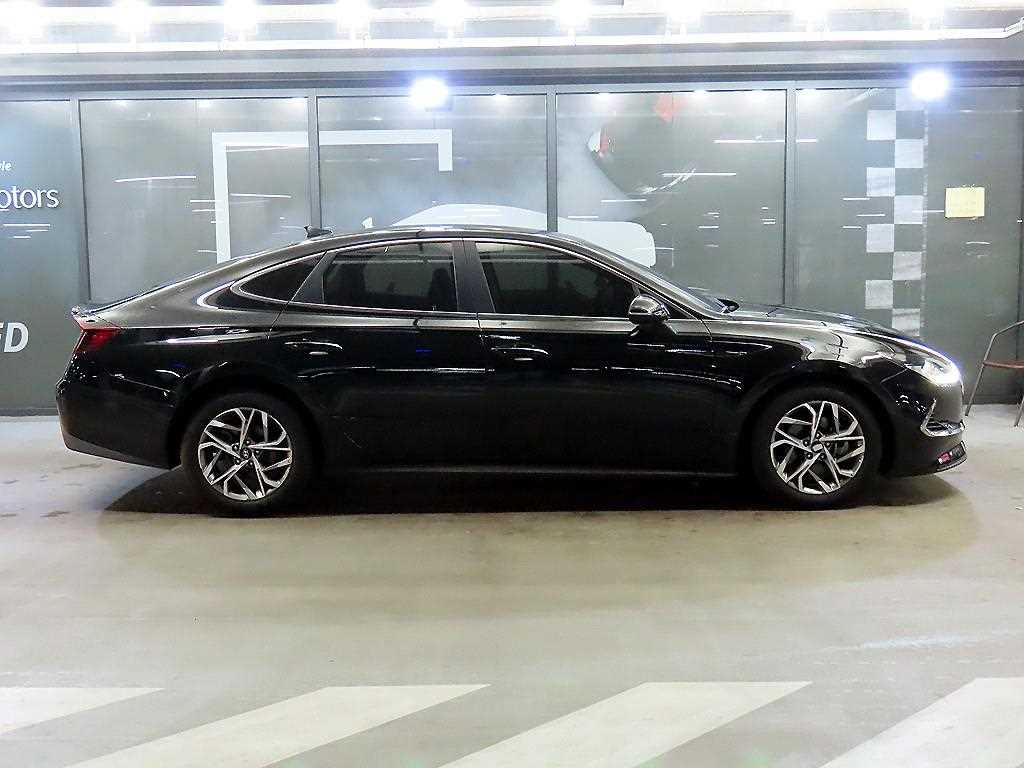 HYUNDAI Sonata - Vista 3