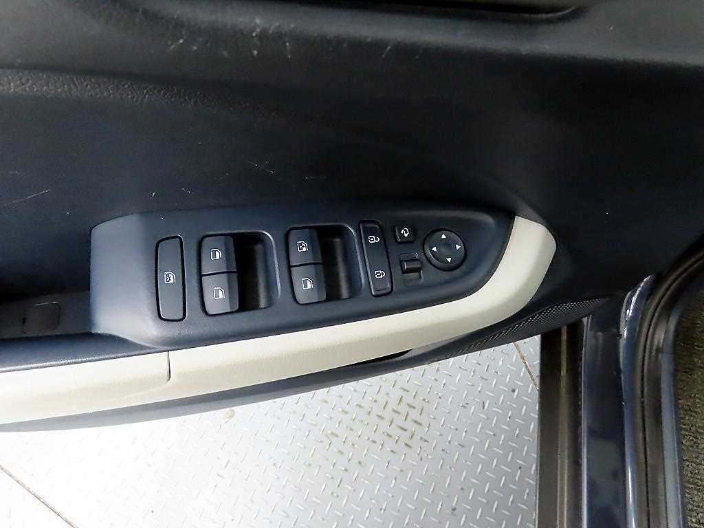 HYUNDAI Venue - Vista 11