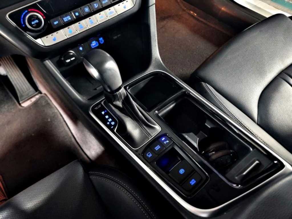 HYUNDAI Sonata - Vista 10