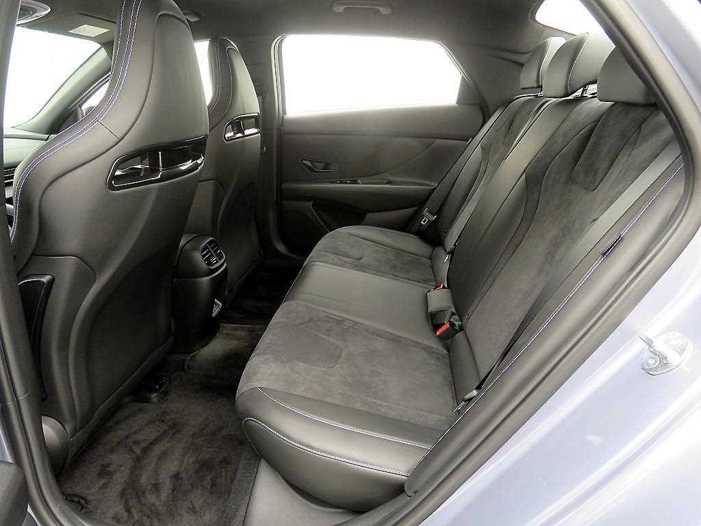 HYUNDAI Avante - Vista 6