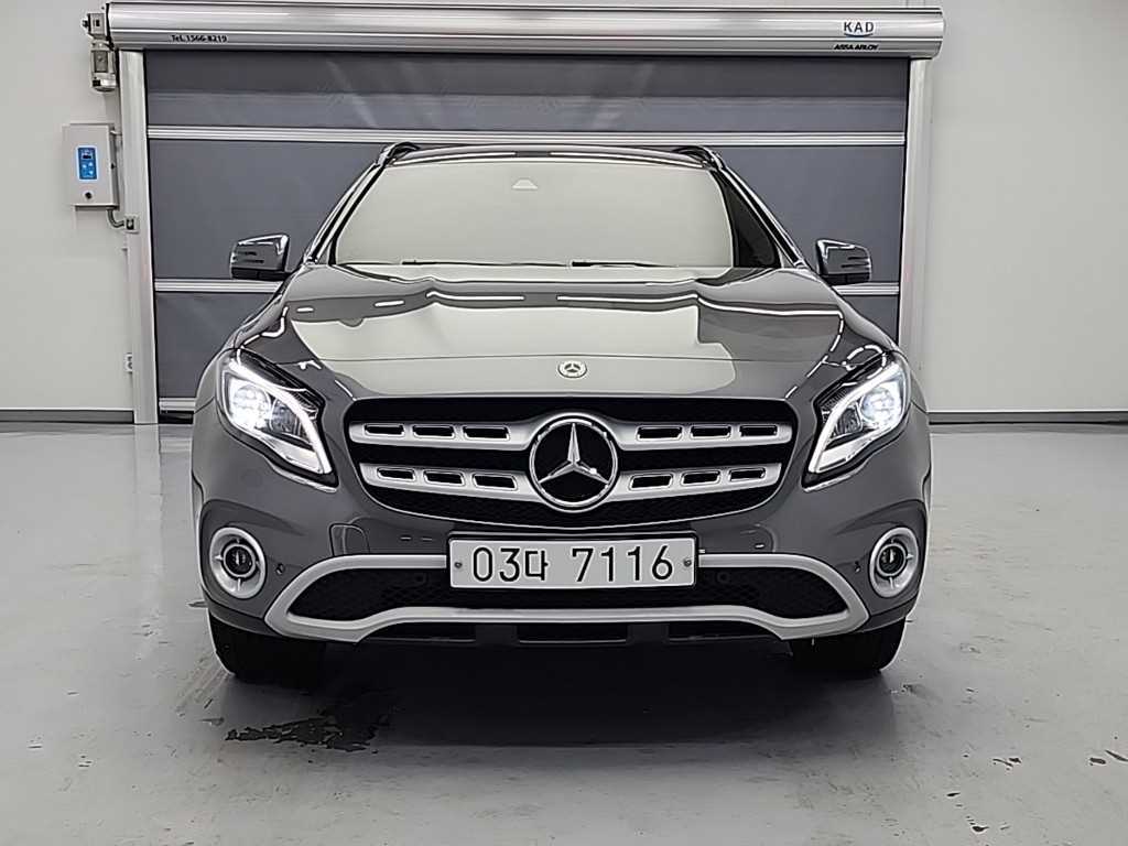 Mercedes Benz GLA Class