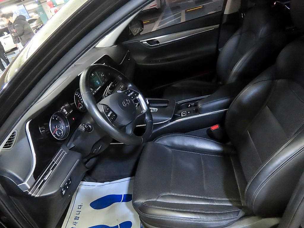 HYUNDAI Grandeur - Vista 6