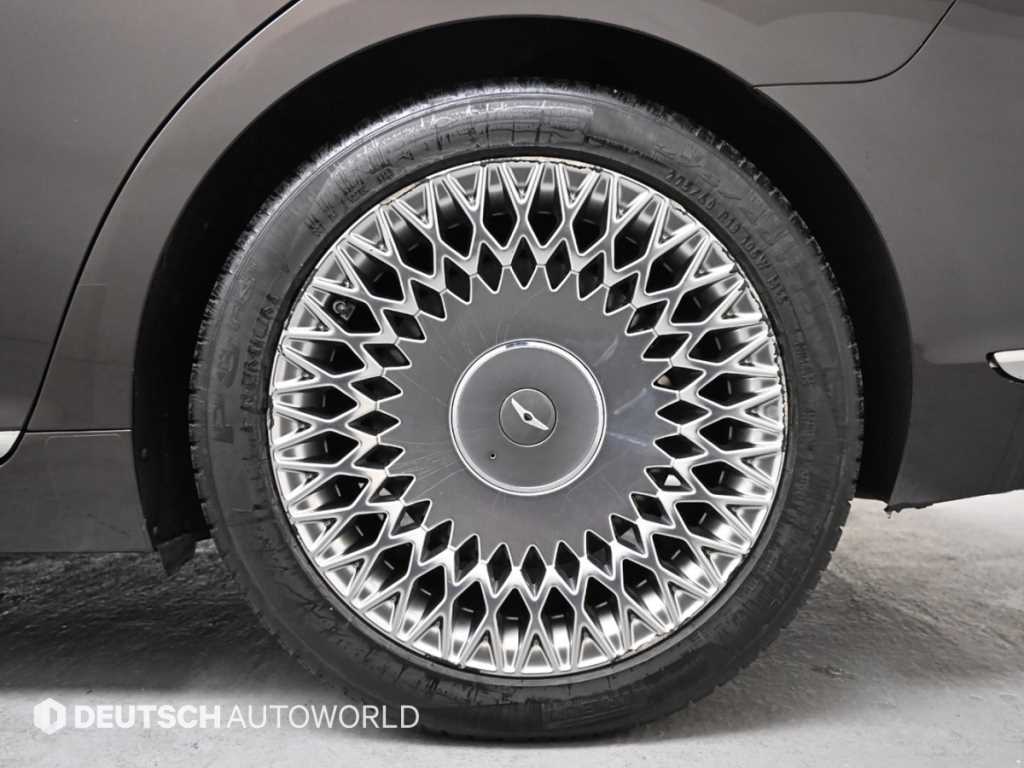 Genesis G90 - Vista 6