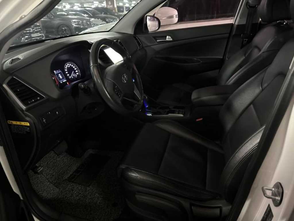 HYUNDAI Tucson - Vista 4