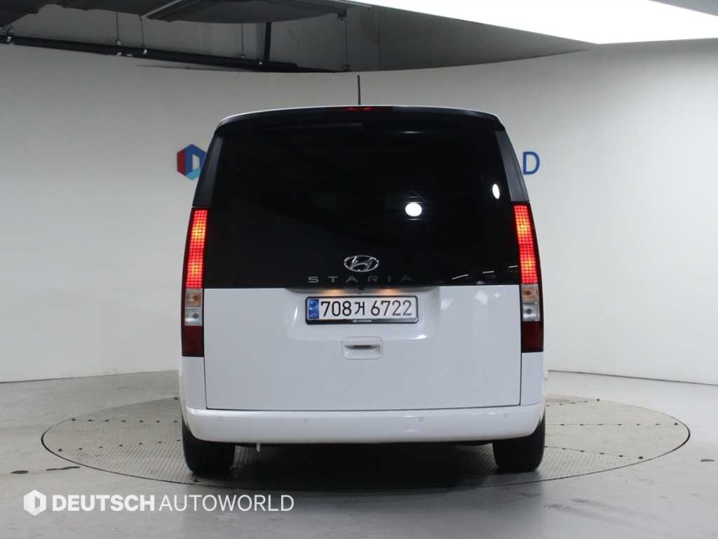 HYUNDAI Staria - Vista 4