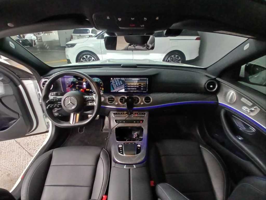 Mercedes Benz E class - Vista 5