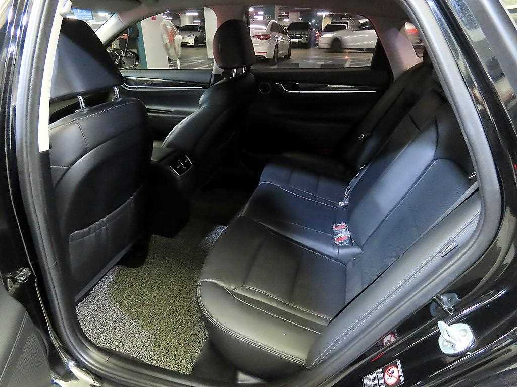 HYUNDAI Grandeur - Vista 7