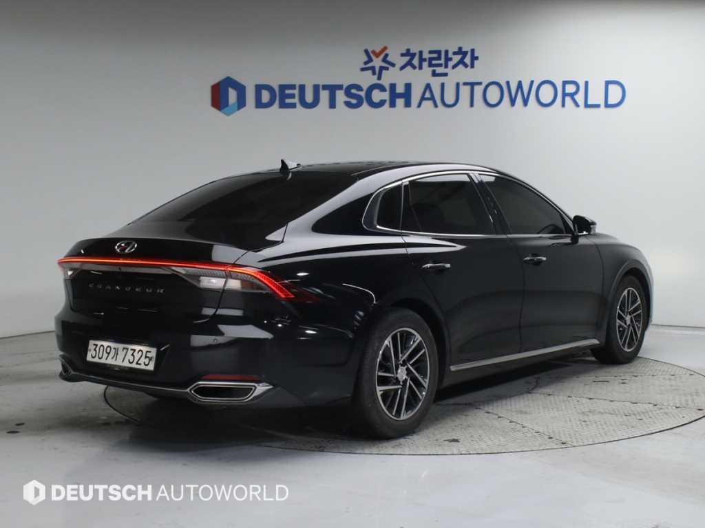 HYUNDAI Grandeur - Vista 2