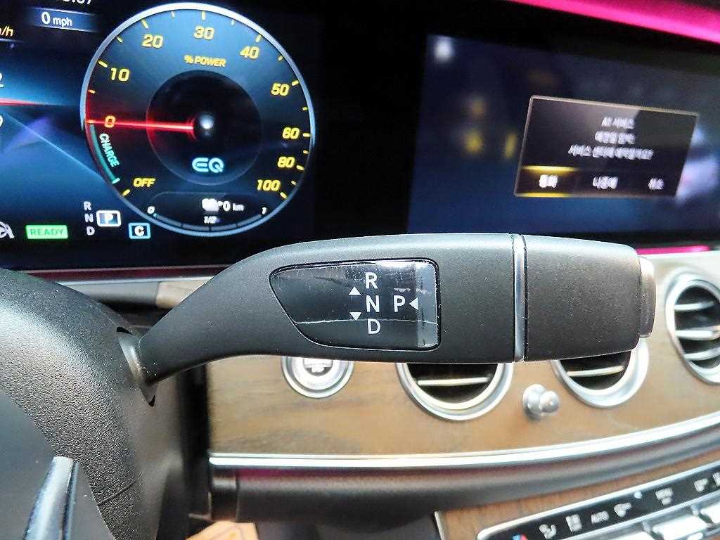 Mercedes Benz E class - Vista 10