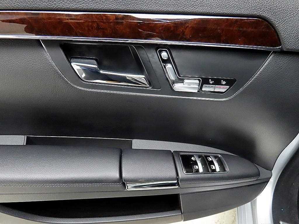 Mercedes Benz S Class - Vista 12