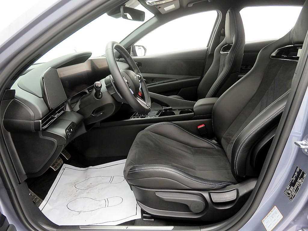 HYUNDAI Avante - Vista 5