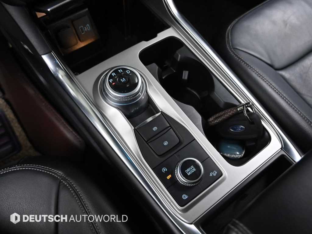 Ford Explorer - Vista 9