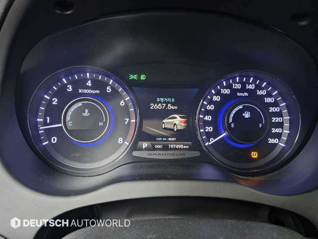 HYUNDAI Grandeur - Vista 5