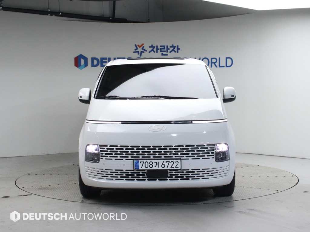 HYUNDAI Staria - Vista 3