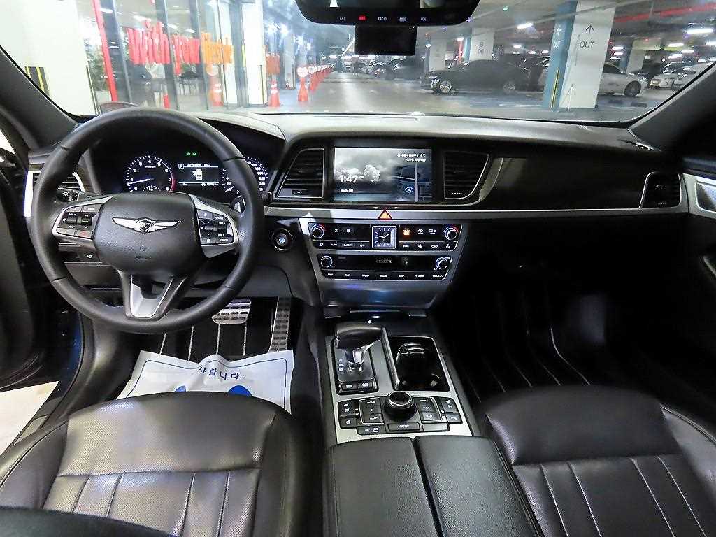 Genesis G80 - Vista 10