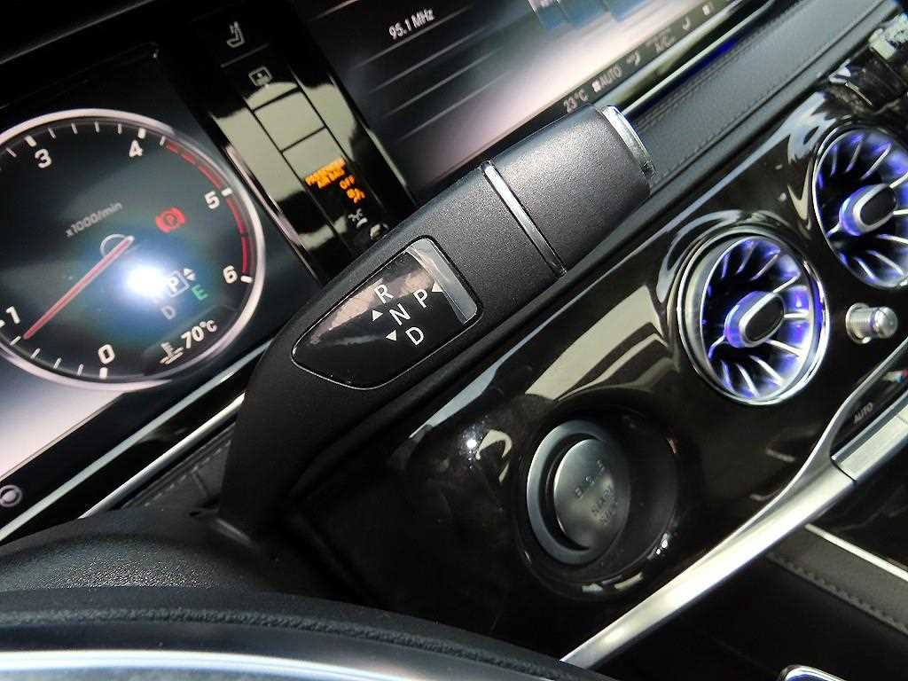 Mercedes Benz S Class - Vista 10