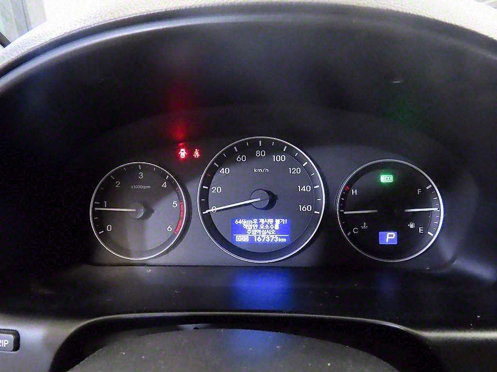 HYUNDAI Starex - Vista 9