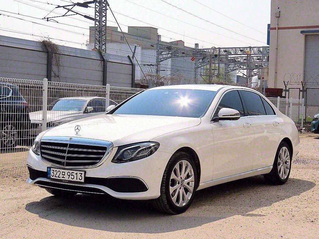 Mercedes Benz E class - Vista 2