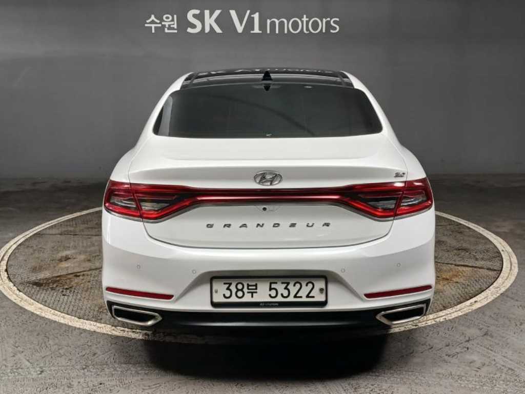 HYUNDAI Grandeur - Vista 5
