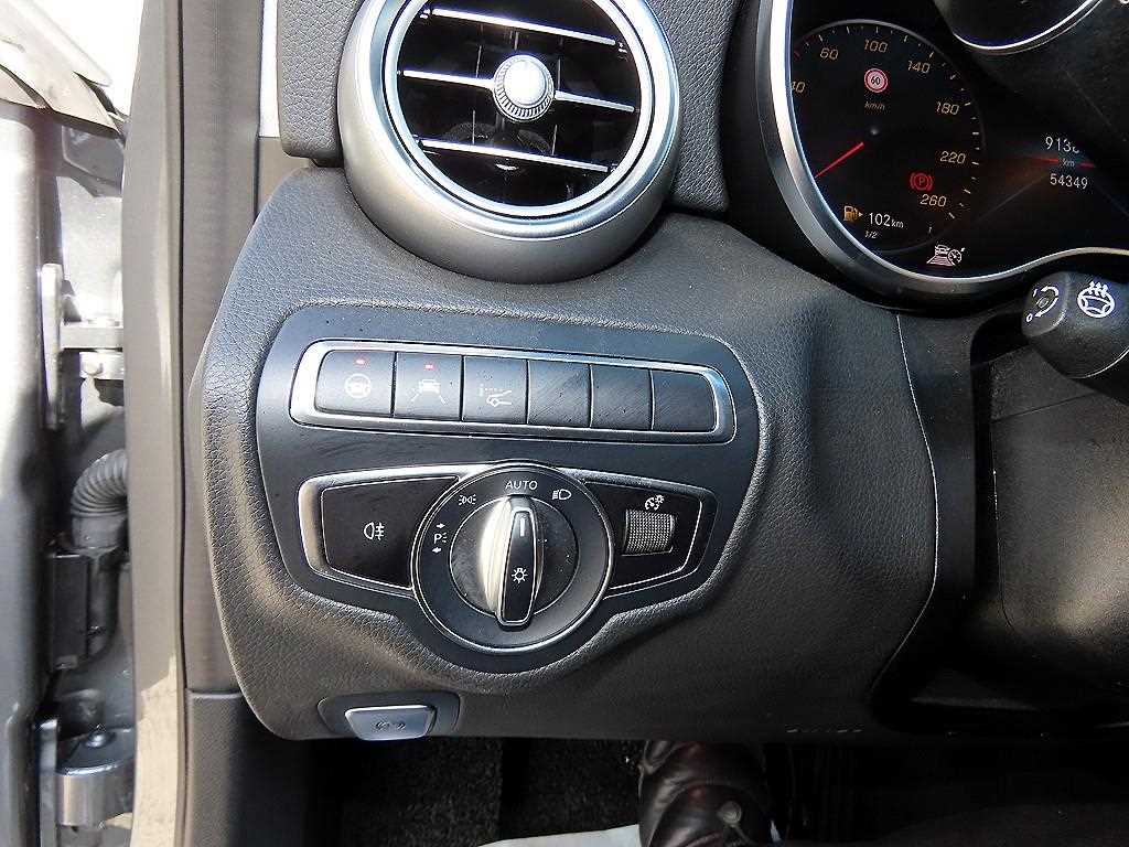 Mercedes Benz C Class - Vista 11