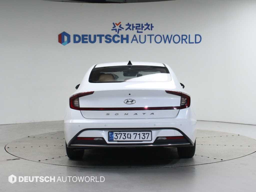 HYUNDAI Sonata - Vista 4