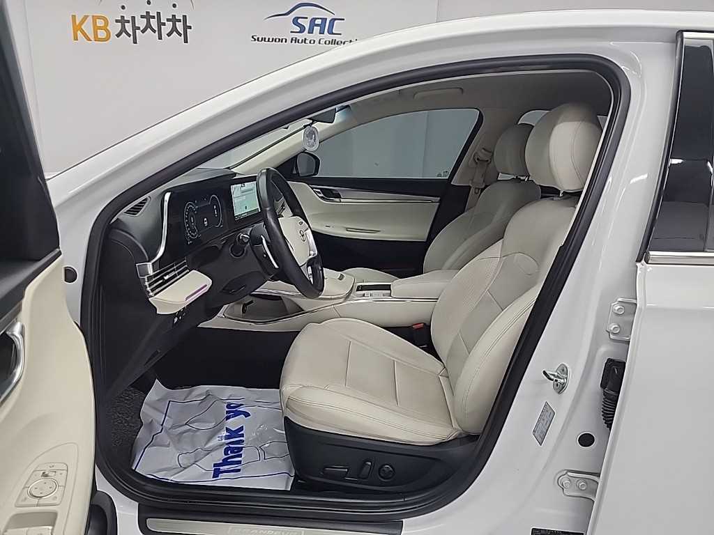 HYUNDAI Grandeur - Vista 11