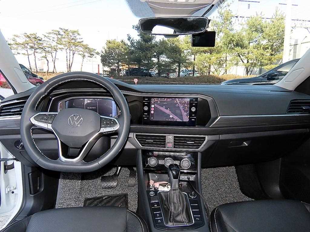 Volkswagen Jetta - Vista 7