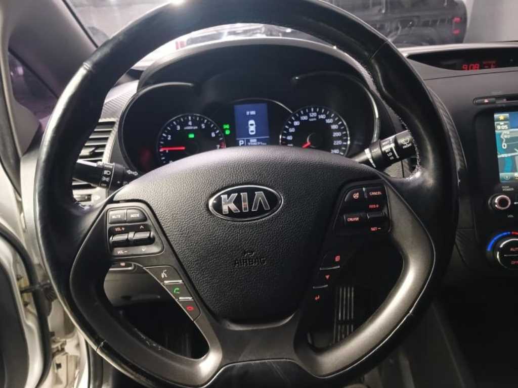 KIA K3 - Vista 10